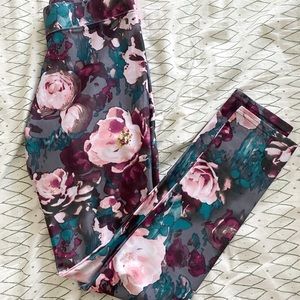 American Eagle mid-rise floral legging in grey